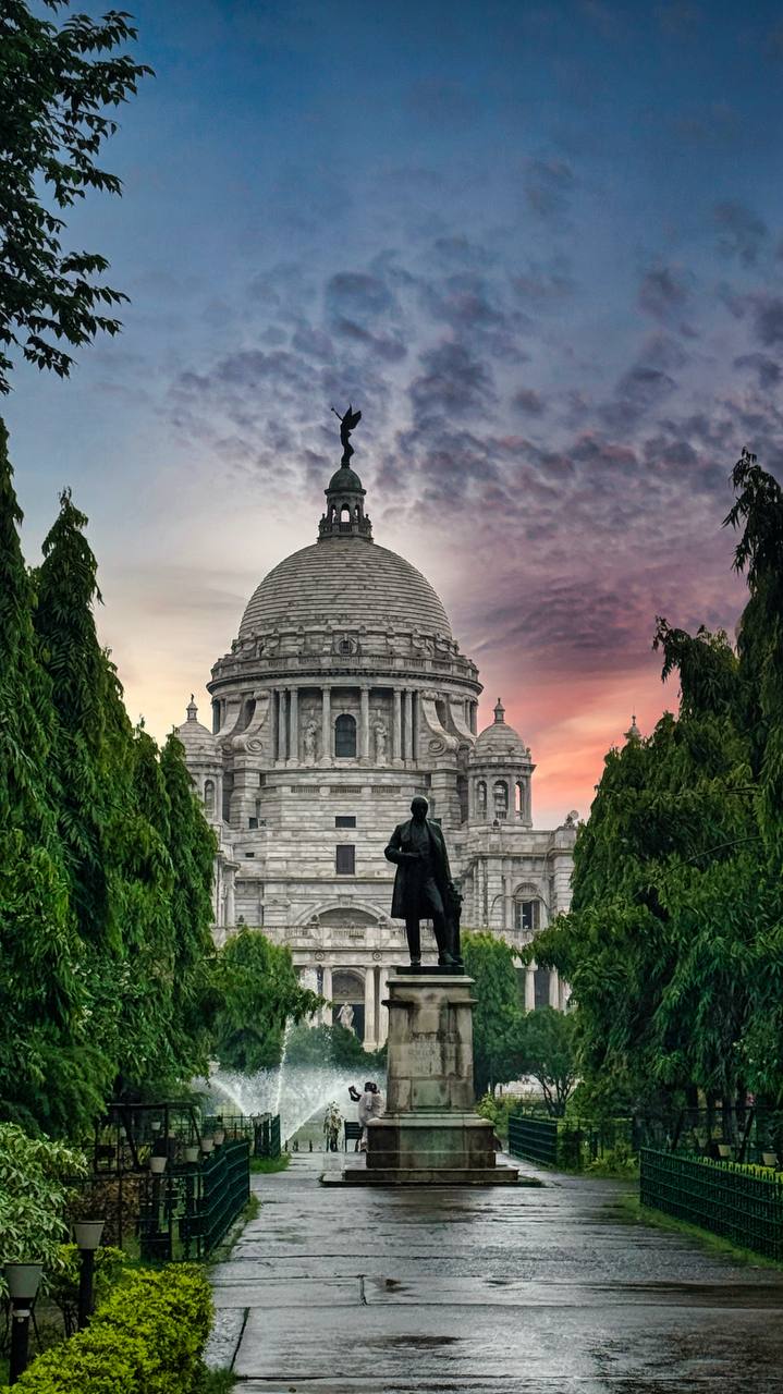 Victoria Memorial at sunset