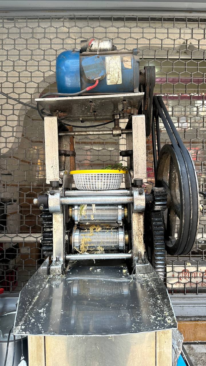 Electric sugarcane press machine